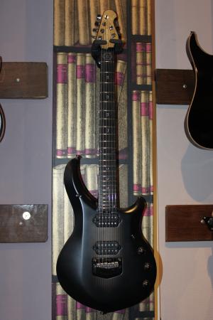 Musicman - John Petrucci Majesty 6 Polar Noir
