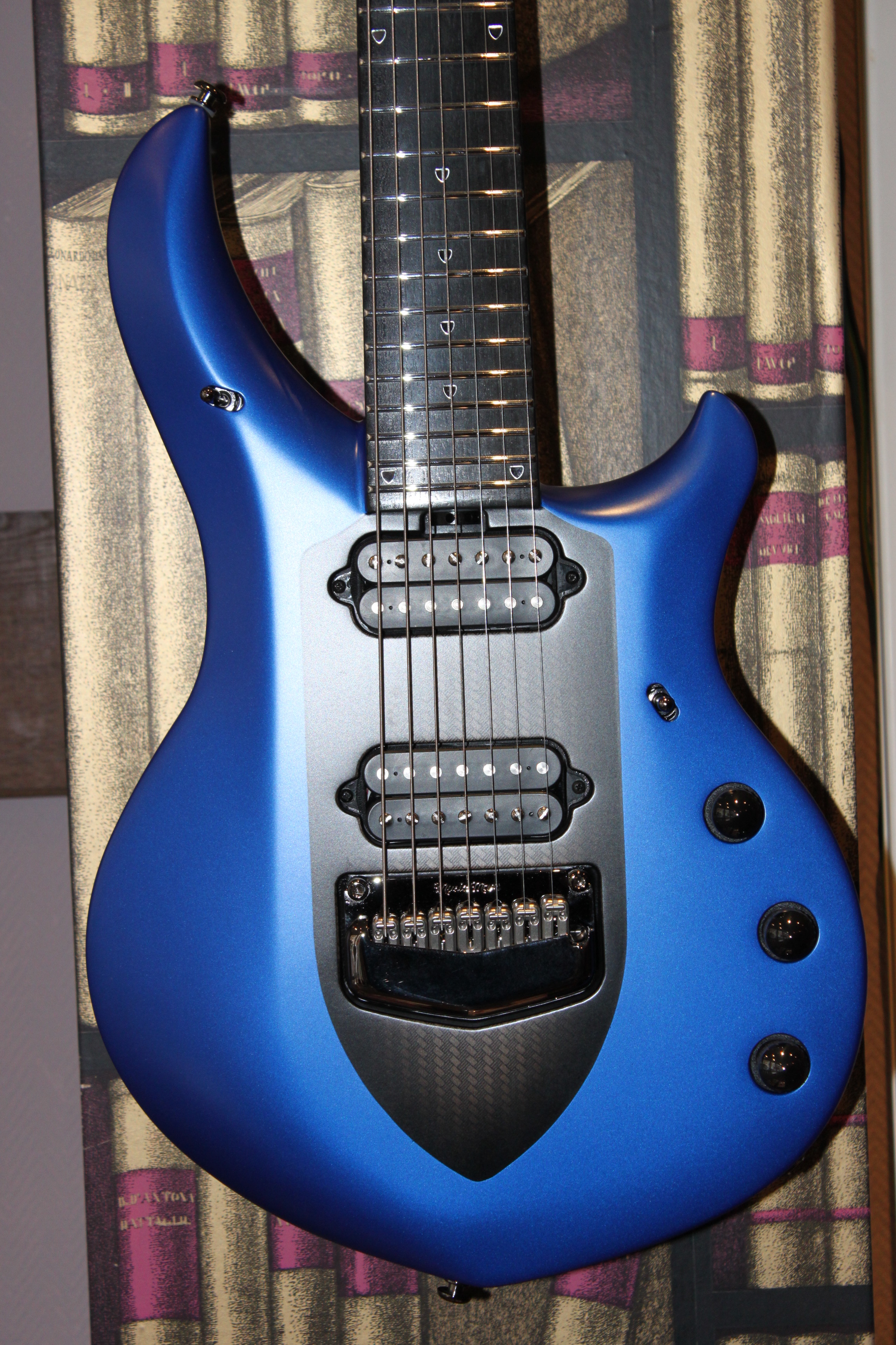 Guitares Electriques Musicman John Petrucci Majesty Siberian Saphir