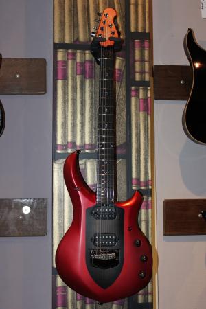 Musicman - John Petrucci Majesty 6 Iced Crimson
