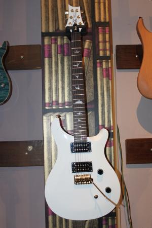 PRS - SE  - Dave Navarro Jet White
