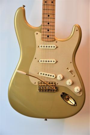 Fender - STRATOCASTER 50 TH ANNIVERSARY 2004 AZTEK GOLD  
