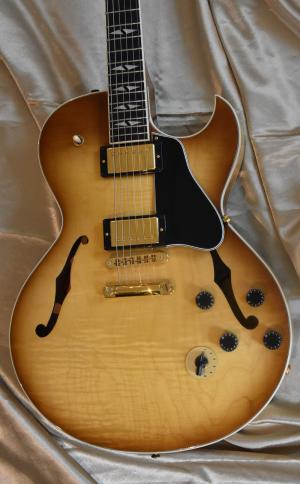 Gibson - ES 137 CUSTOM année  2007 
