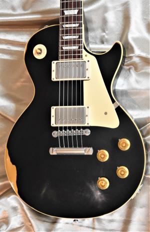 Gibson - Les Paul   aged 58 black over gold   année 2017 
