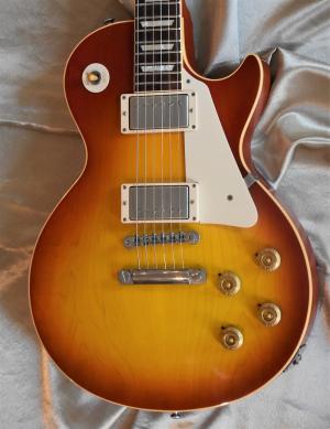 Gibson - LES PAUL R8 WASHED  CHERRY   année 2008 
