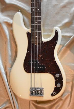 Fender - American -  PRECISION   année 2016 
