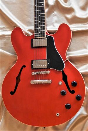 Gibson - ES 335 CHERRY année 2016 
