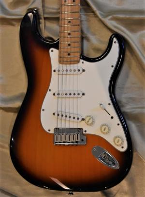 Fender - STRATOCASTER AMERICAN STANDARD année 1996 
