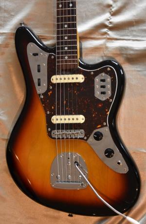 Fender - JAGUAR  MIJ  année 2006 
