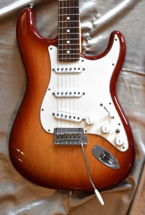 Fender - usa  STRATOCASTER AMERICAN STD  SIENNA BURST  année 2009 
