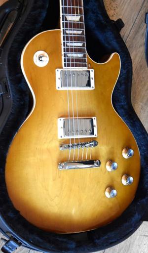 Gibson - LES PAUL CLASSIC HONEY BURST année 2022 
