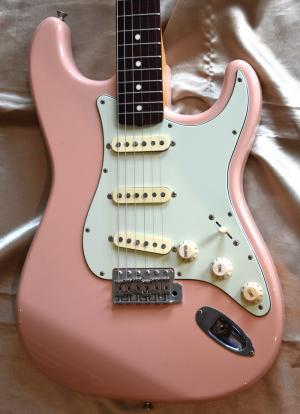 Fender - STRATOCASTER RI 62 SHELL PINK JAPAN année 1994 
