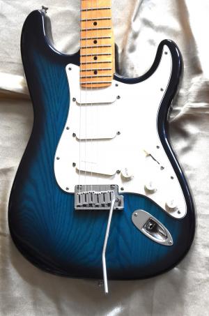 Fender - STRATOCASTER PLUS DELUXE  ASH  TRANS BLUE année 1990 
