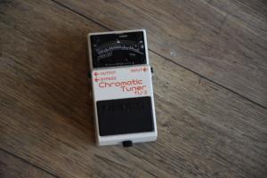 BOSS - CHROMATIC TUNER TU-3 
