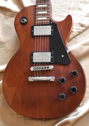 Gibson - Les Studio Paul FADED  WORN BROWN année 2008 
