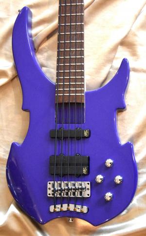 Warwick - VAMPYRE 5 ROCK BASS CUSTOM  
