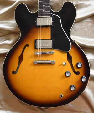 Gibson - ES 335 SATIN  vintage sunburst année 2023 
