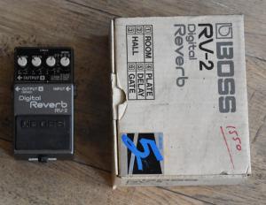 BOSS - RV2 DIGITAL REVERB  vintage MIJ 
