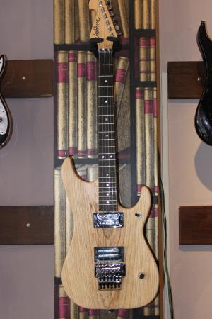 Washburn - N4 ESA Naturel
