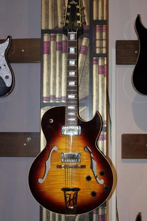 Heritage - H 575 Custom 1998 Tobacco Sunburst
