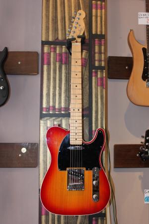 Fender - American Deluxe - TELE  Aged Cherry Burst
