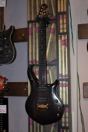 Musicman - JP Majesty 6 Artisan Nero
