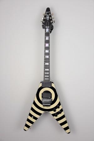 Gibson - FLYING V  SIGNED  BULLSEYE ZAKK WYLDE 2007 MASTER PACK 
