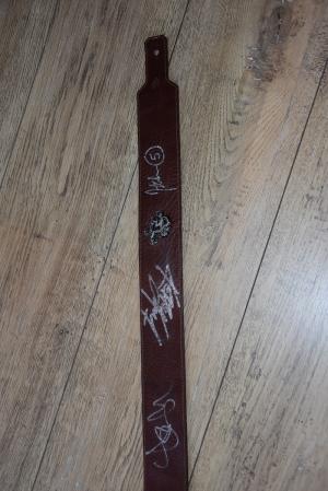 RED MONKEY - STRAP autographes 
