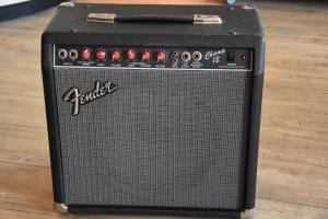 Fender - CHAMP 12 
