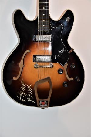 HAGSTROM - VIKING V1  1967 ZAPPA autograph 
