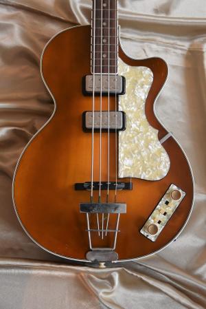 Hofner - HOFNER CUSTOM SHOP CLUB BASS H500/2 CV 2011  
