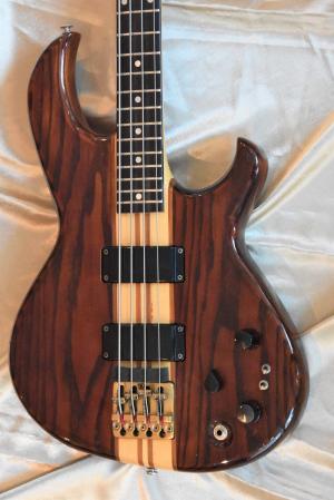 ARIA PRO II - SB 900   dark brown 1982 
