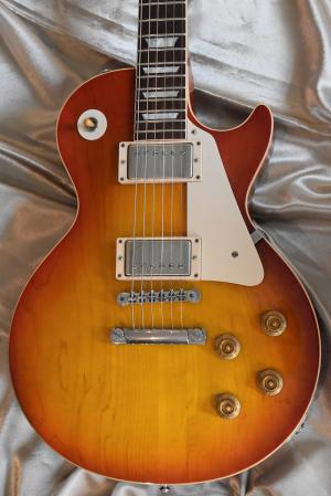 Gibson - LES PAUL R8 WASHED CHERRY 2010 
