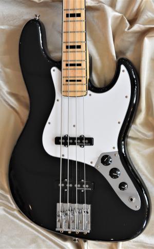 Fender - GEDDY LEE JAZZ BASS JAPAN 1994  
