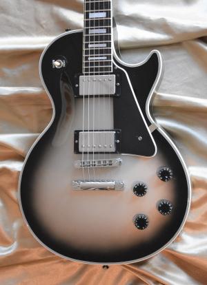 Gibson - LP CUSTOM SILVERBURST 2010 
