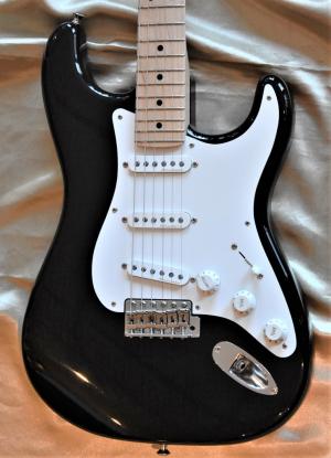 Fender - STRATOCASTER   ERIC CLAPTON BLACKIE   CUSTOM SHOP 2014 
