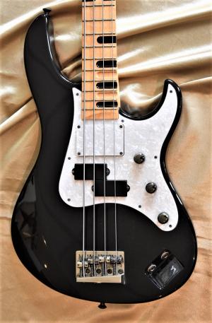 Yamaha - ATTITUDE II BILLY SHEEHAN Made in Japan  
