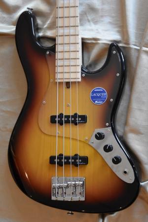 BACCHUS - JAZZ BASS HAND MADE WOODLINE   Made in Japan  
