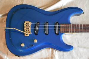 Godin - ST2  ARTISAN   BLUE METAL  
