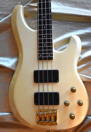 Ibanez - MUSICIAN MC-2924  POLAR WHITE 1985  
