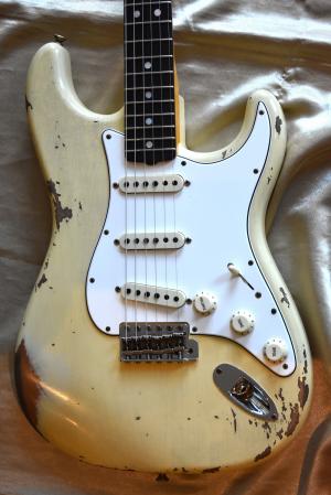 Fender - Custom Shop -  
