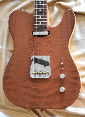 Fender - TELE RELIC QUILTED REDWOOD  TOP 2015 
